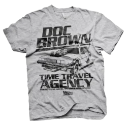 Grå T-shirt med et vintage-look, der viser DeLorean-bilen og teksten Doc Brown Time Travel Agency samt citatet "Where we're going, we don't need roads".
