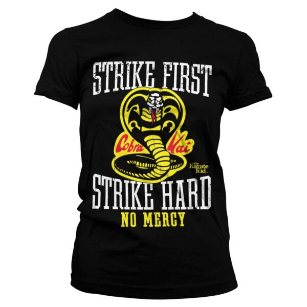 Sort Cobra Kai T-shirt til damer med tekste Strike First Strike Fast