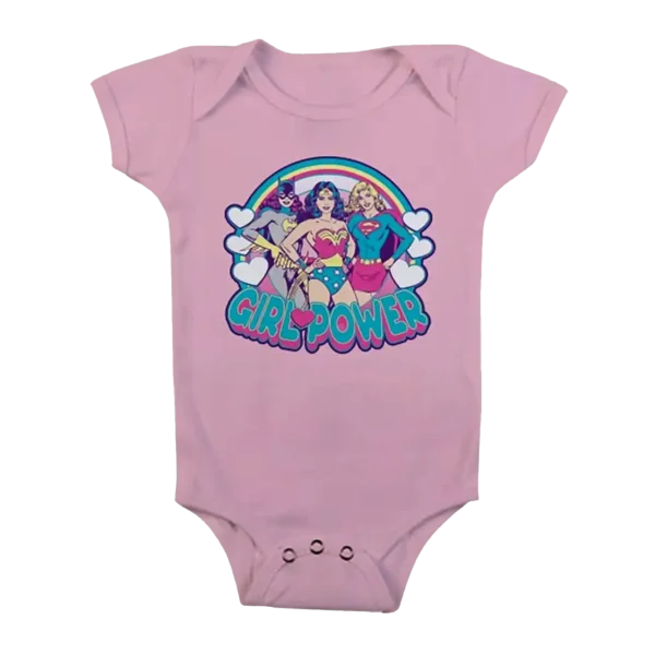 Lyserød Girlpower Babybody med Batgirl, Wonder Woman og Supergirl