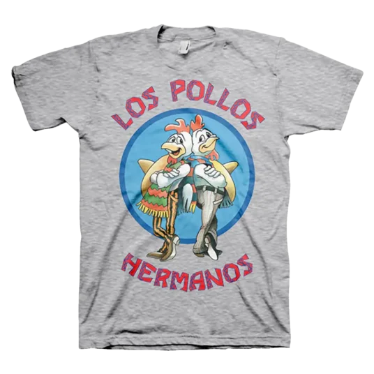 Grå T-shirt med Los Pollos Hermanos-logoet fra Breaking Bad. Designet viser to tegneseriekyllinger i farverige ponchoer, der står ryg mod ryg i en blå cirkel, med rød skrift over og under dem.